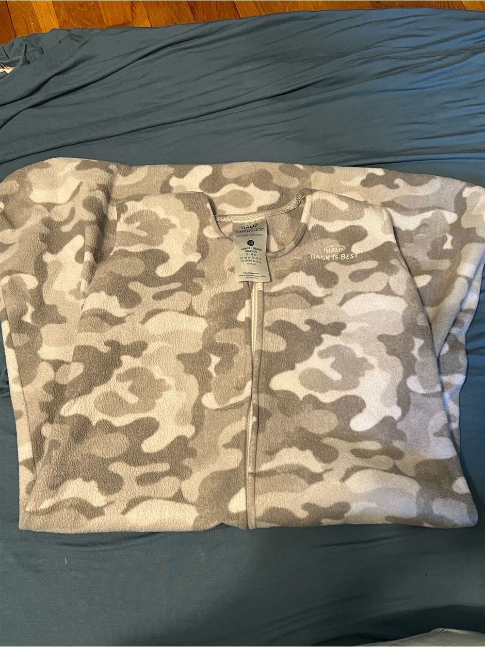 Halo Neutral Camo Fleece Sleepsack - Gray & Cream